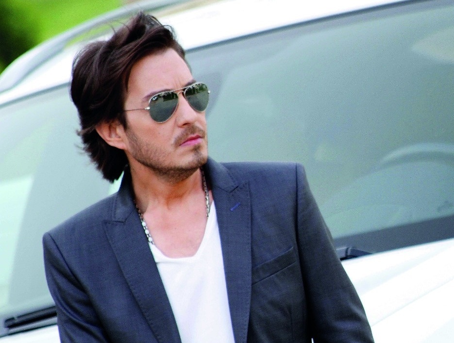 كيف يمضي أحمد زاهر شهر رمضان المبارك؟  وما قصة الاستديو؟