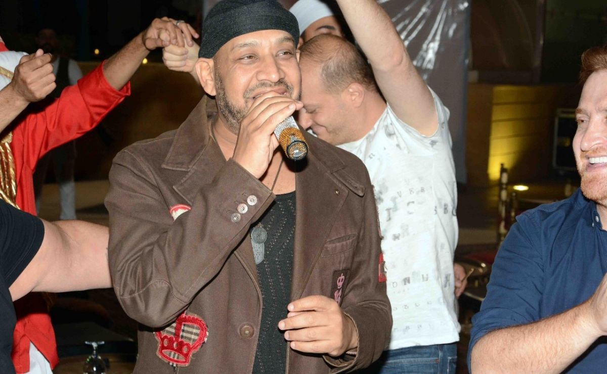 بالصور: ما الذي طلبه عصام كاريكا من المطربة شيماء في سهرة رمضانية؟