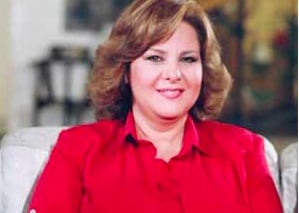 بالفيديو: شيخ الأزهر يوقف إعلان دلال عبد العزيز ما القصة؟