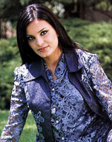 بالصور - لن تصدقوا من هذه النجمة العربية قبل عمليات التجميل!