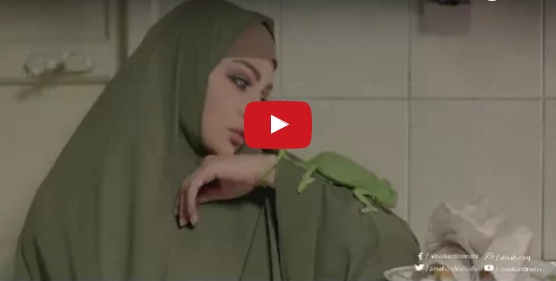 بالفيديو - هيفاء وهبي تضرب زوجها خلال صلاته في 