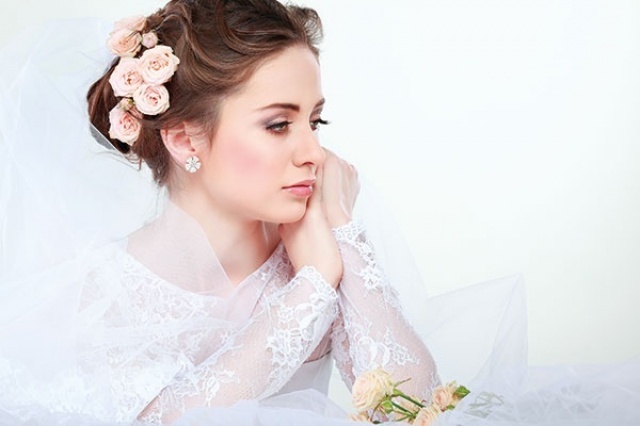 3 نصائح أساسية للعروس -
قبل موعد الزفاف بشهرين عليك اتباع النصائح التالية لتفادي مفاجآت الساعة الأخيرة!!
