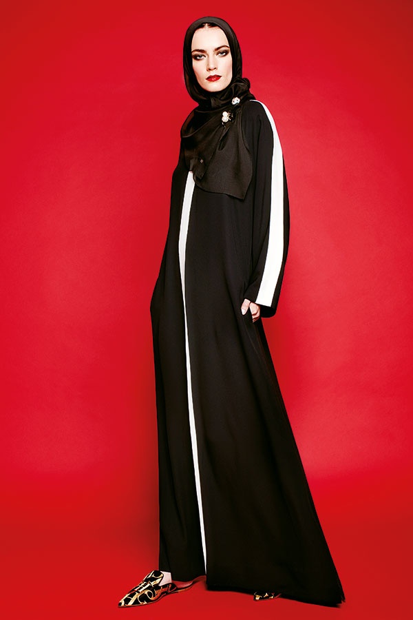 عباءات CH Carolina Herrera الراقية