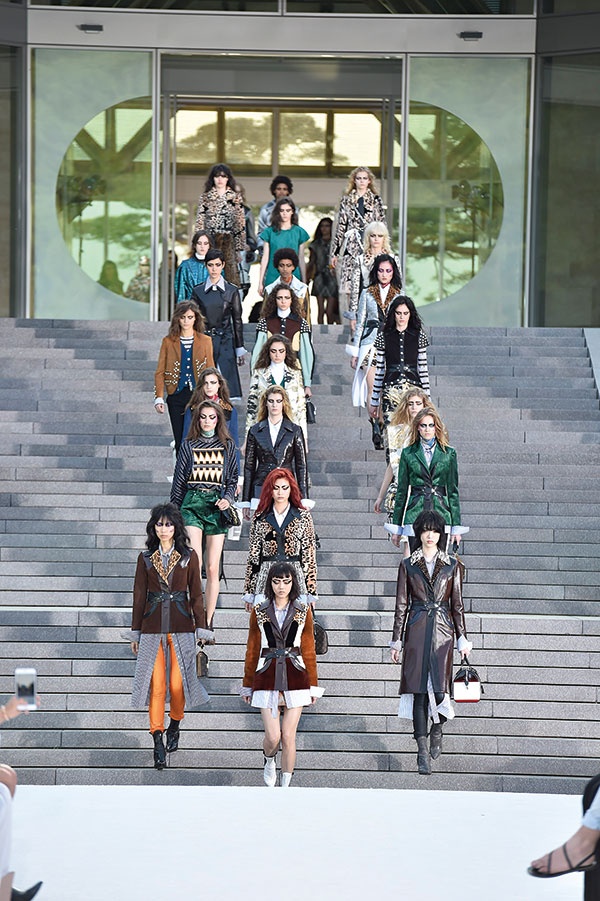 عرض مجموعة Cruise 2018 Louis Vuitton في كيوتو 
 تحية إلى الثقافة اليابانية