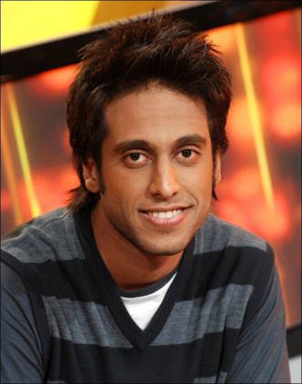 بالصور - هل تذكرون علي نجم 