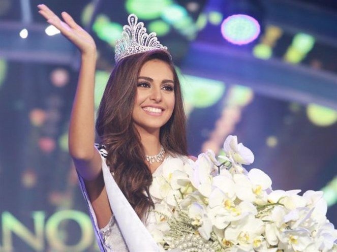 فاليري أبو شقرا تكشف عن الهدية التي تلقتها من والدتها لدى فوزها بلقب ملكة جمال لبنان!!