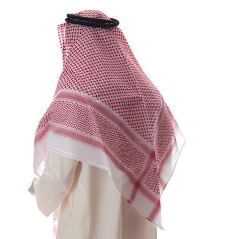 اكتشفي من هي الإعلامية التي ارتدت الشماغ الرجالي في إطلالتها الرمضانية !