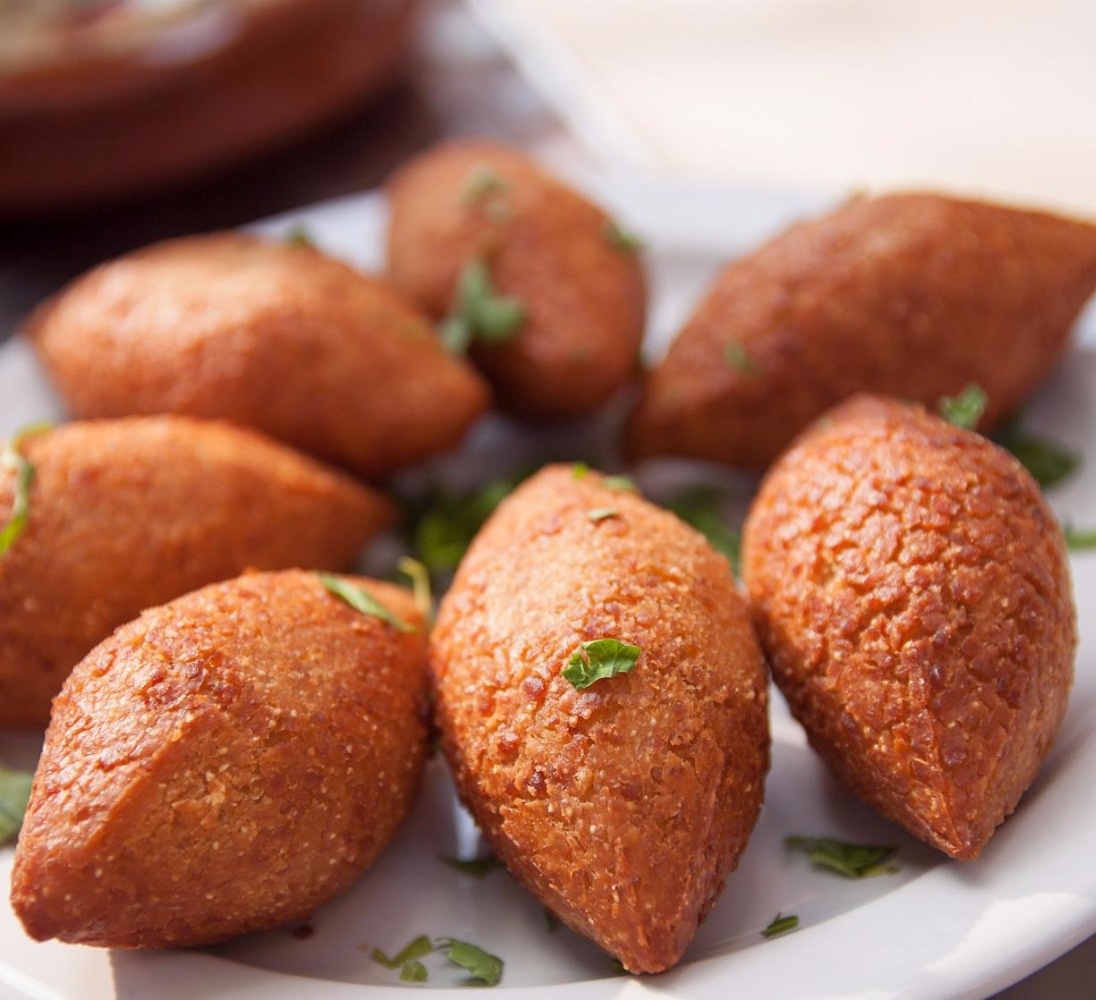 بالفيديو - شاهدي كيف تمنعين تفسّخ الكبة المحشوة أثناء قليها... حيلة بسيطة وناجحة