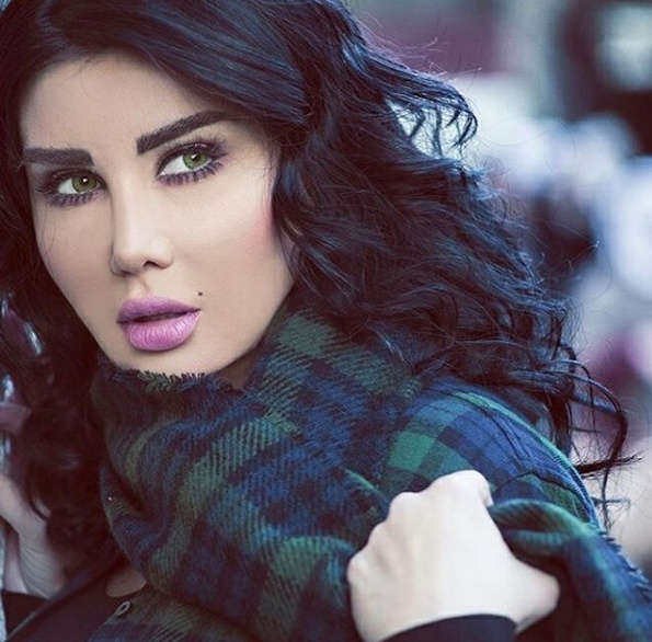 بالصور - هل ظهر توأم لجيني اسبر؟؟ لن تصدقوا الشبه