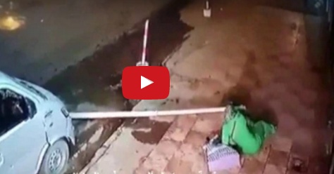 بالفيديو - حادثة تهزّ الجزائر.. طفل سرق سيارة شقيقه فوقعت الكارثة!!