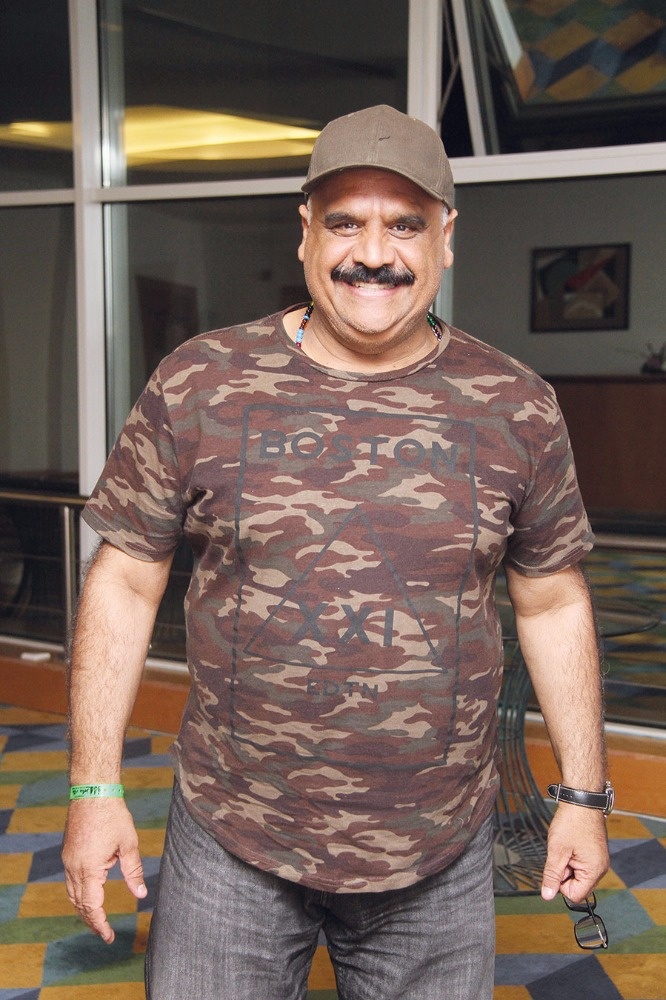 داوود حسين: أنا أب ديمقراطي وأستعين بأولادي لأدخل عالم السوشال ميديا