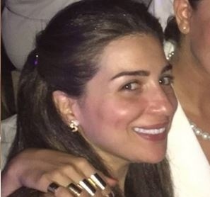 بالفيديو - مي عز الدين تثير الجدل بهذه الضحكة.. ومفاجأة جديدة!