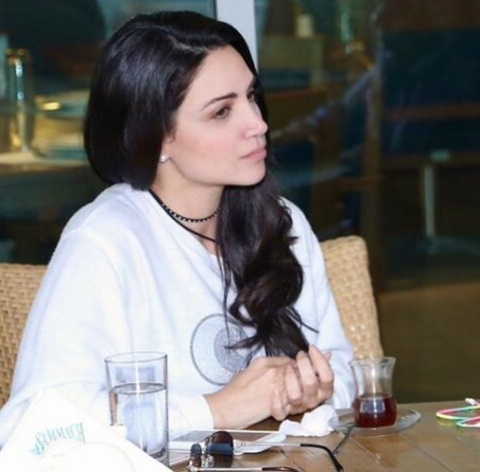 بالصور: ماذا فعلت ديانا حداد مع الأطفال الأيتام في أبو ظبي؟ ولماذا صرخت أين ضاعت الإنسانية؟