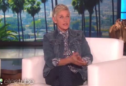 مذيعة عالمية تحرج ضيفتها بفيديو صادم من الكواليس.. شاهدوا ماذا حصل