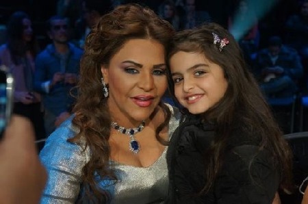 بالفيديو - بعد تبرؤ والدها منها.. حلا الترك تلجأ الى أحلام