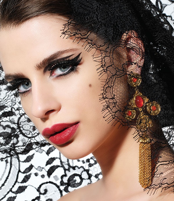 مستحضرات لماكياج أندلسي ناجح