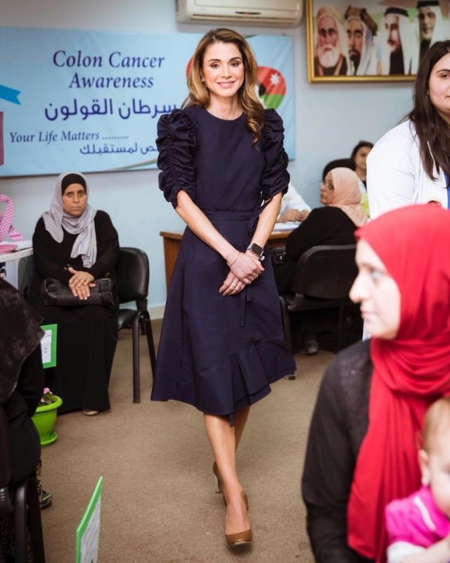 بالصور- لهذا السبب اختارت الملكة رانيا هذه الصيحة الغريبة!!