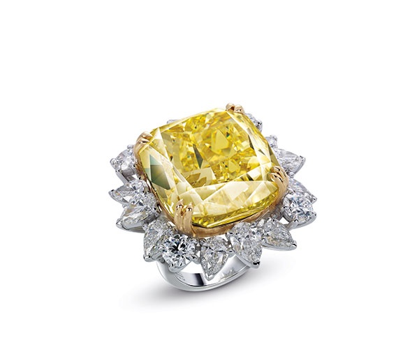 خاتم من مجوهرات Mouawad le Soleil Yellow Diamond