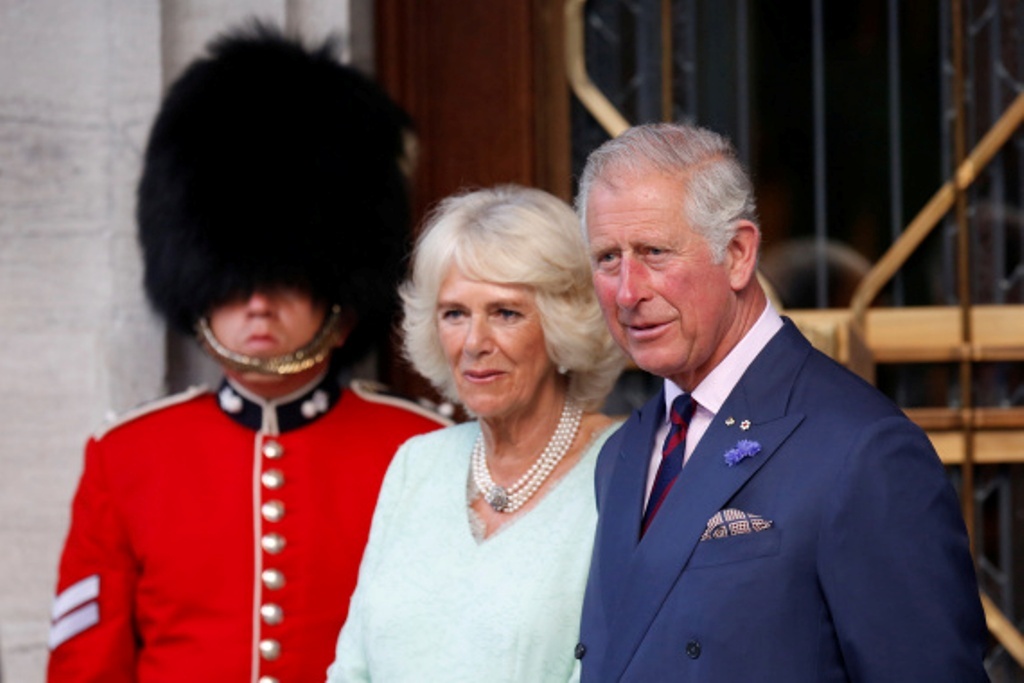 زوجة الأمير تشارلز تكشف للمرة الأولى هذه الأسرار عن عائلته... هكذا كان ردّ فعل الملكة على وفاة ديانا