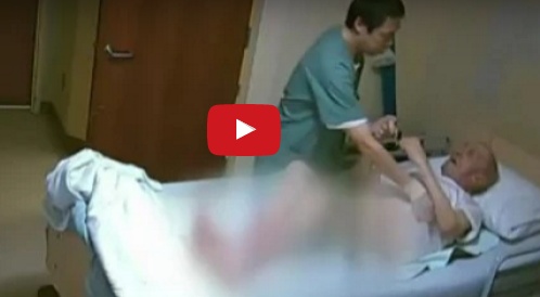 بالفيديو - ممرض يعتدي بالضرب على عجوزٍ عربي في دار للمسننين في كندا!!