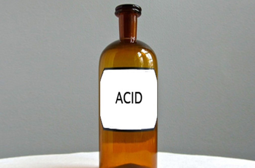 نساء سعوديات يتعرّضن للرشق بالأسيد الحارق في جدة! إليكم التفاصيل