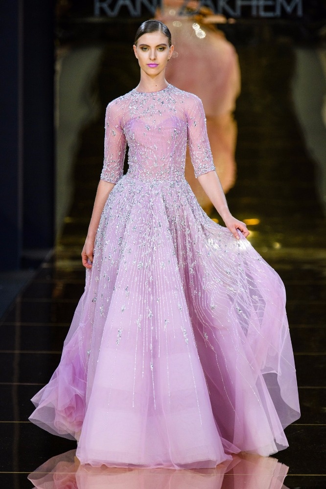 المصمّم راني زاخم يضيء ليالي روما بتصاميمه البرّاقة