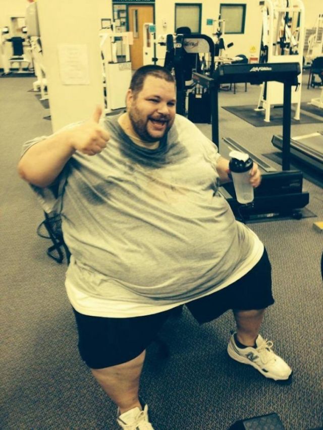 بالصور- خسر 207 كيلو من وزنه... شاهدوا ماذا فعل وكيف أصبح