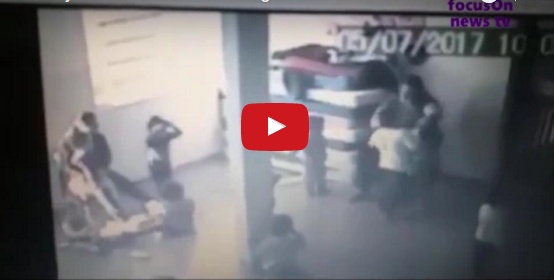 فيديو صادم (+18) - عاملات حضانة يعتدين على الأطفال