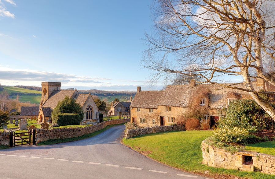 هذا الصيف جولي في الريف الإنكليزي