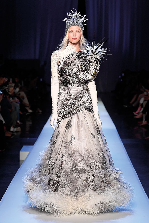 بالصور- عرض أزياء Jean Paul Gaultier للأزياء الراقية