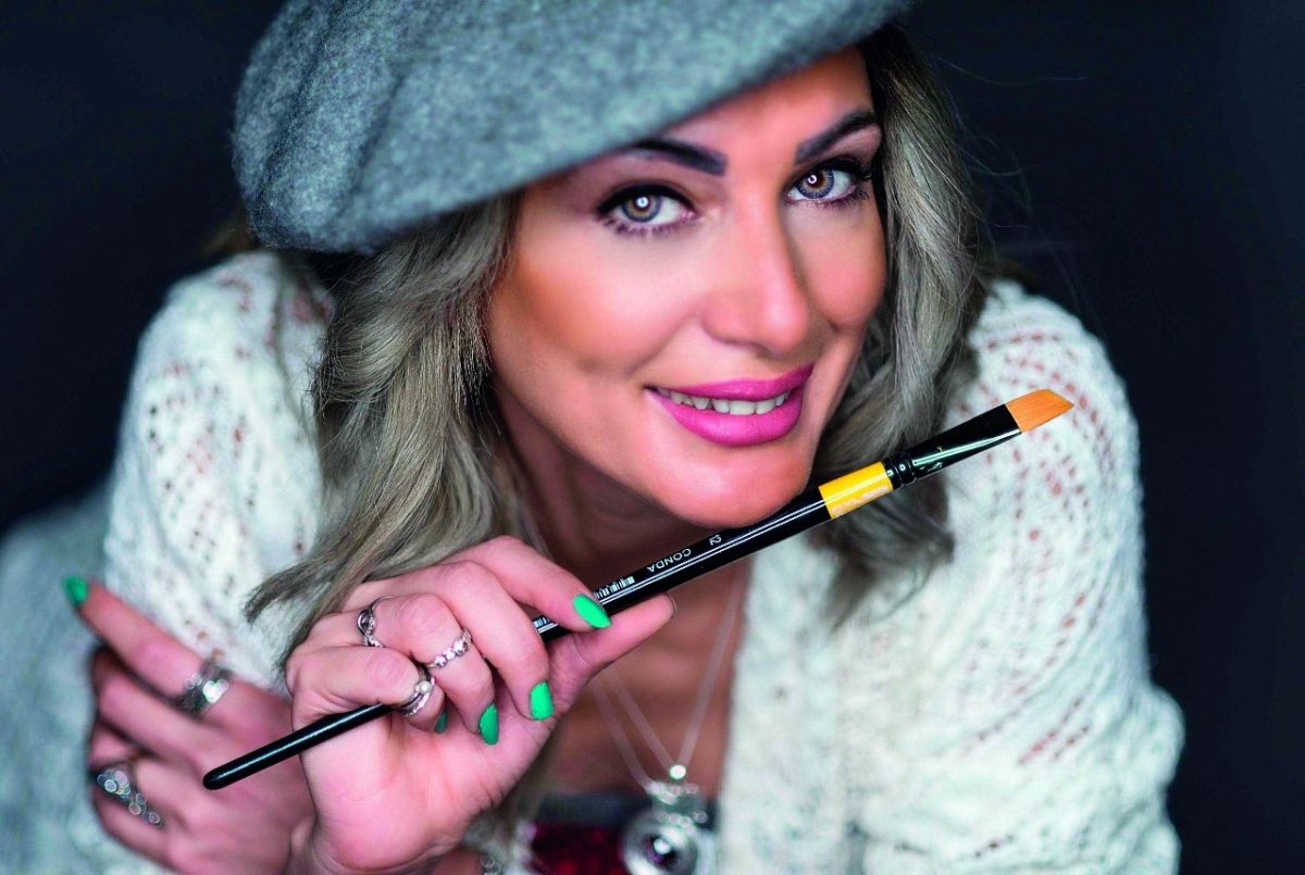 الفنانة التشكيلية غدير الحافظ: بين الفن والفكر شعرة اسمها الجنون