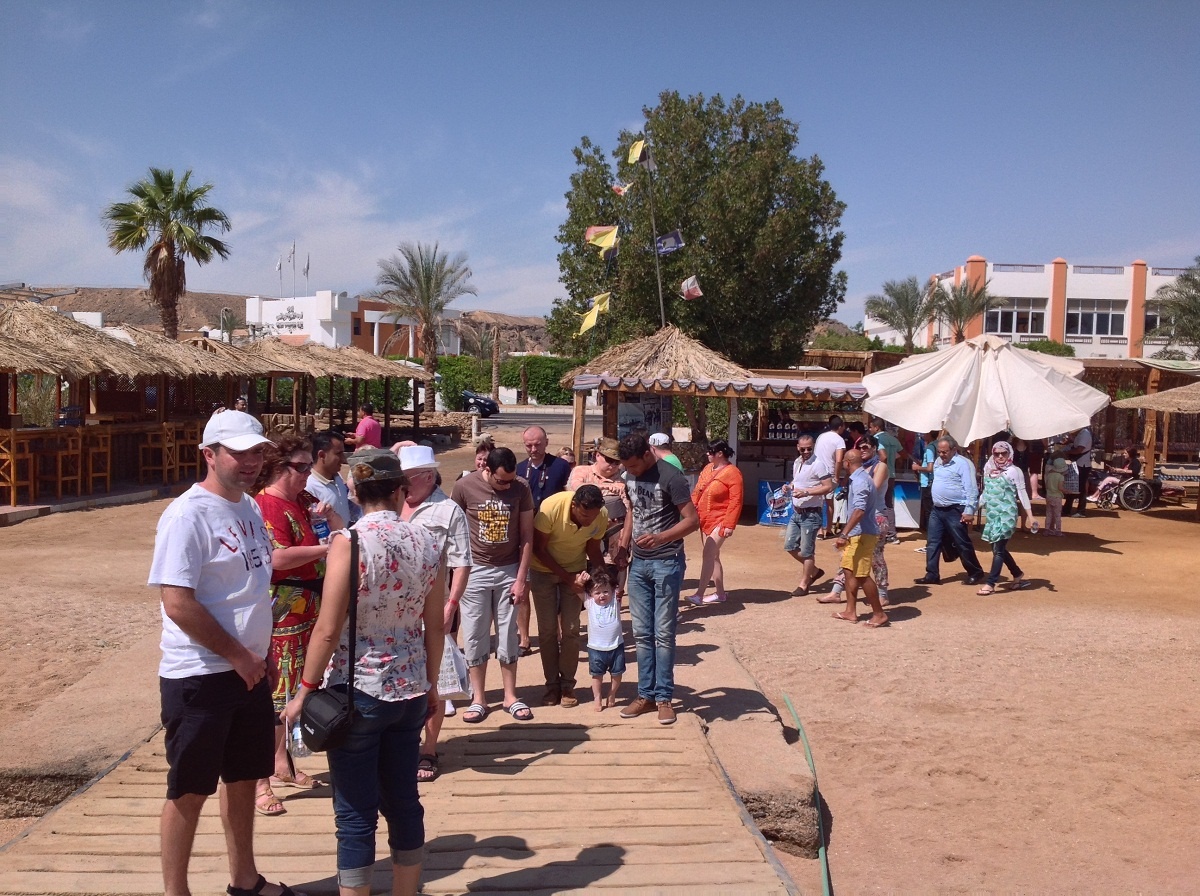 جريمة تهزّ شرم الشيخ- العثور على سائحة حامل جثة هامدة في غرفتها... كدمات وخدوش والزوج في دائرة الشكّ