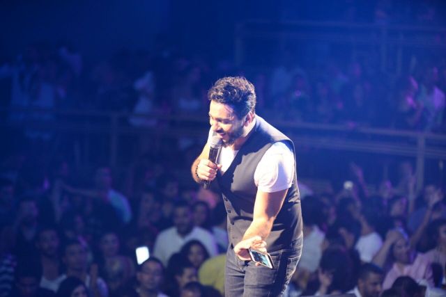 بالصور- بعد اعتذاره منها.. شاهدوا ماذا فعلت زوجة تامر حسني