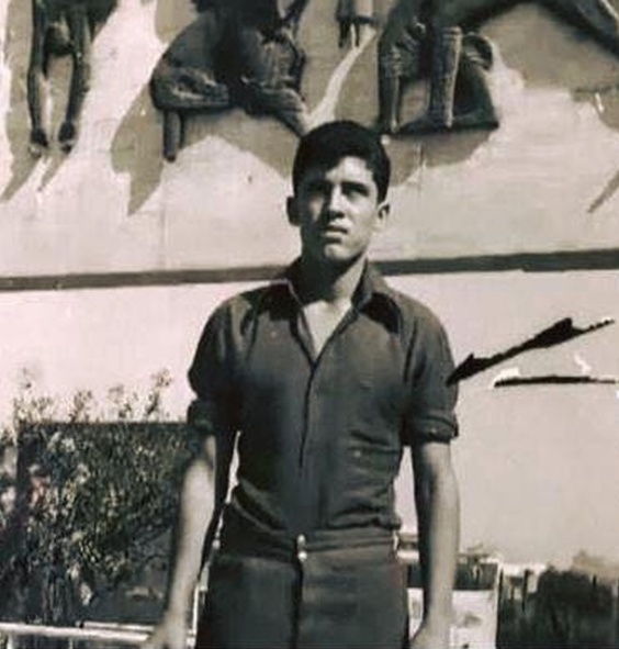 بالصور - خمّنوا هذا الطفل أي نجم عربي أصبح... من بين الأبرز على الإطلاق!