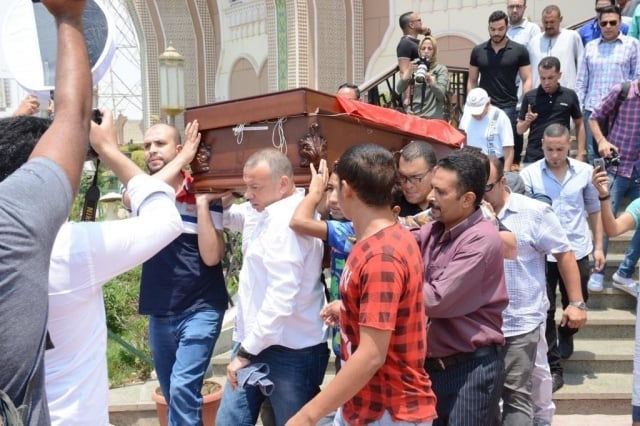 بالفيديو - ماذا كشف حارس مقبرة عمرو سمير قبل ساعات من دفنه؟