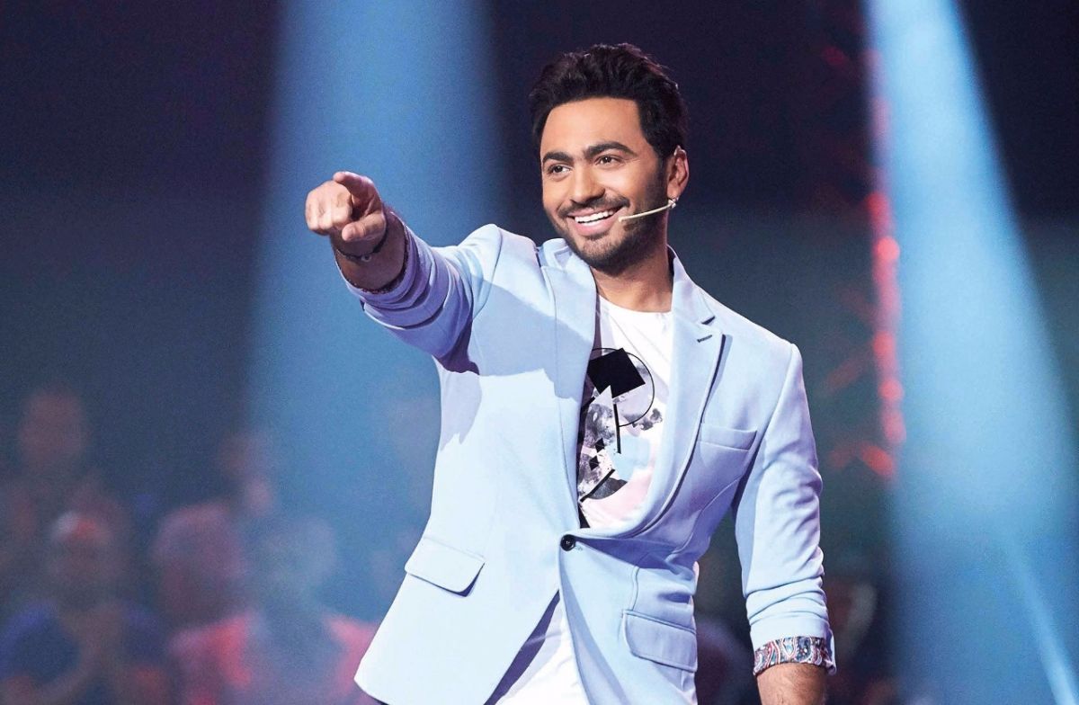 خاص لها- تامر حسني: أحب إليسا وهكذا التقينا في «ورا الشبابيك»