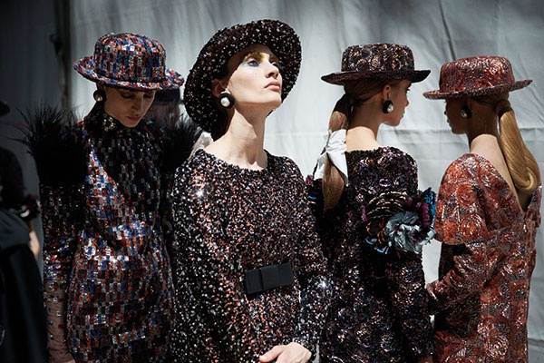 Haute Couture Collection  FW 2017/2018 CHANEL هذه هي باريس!