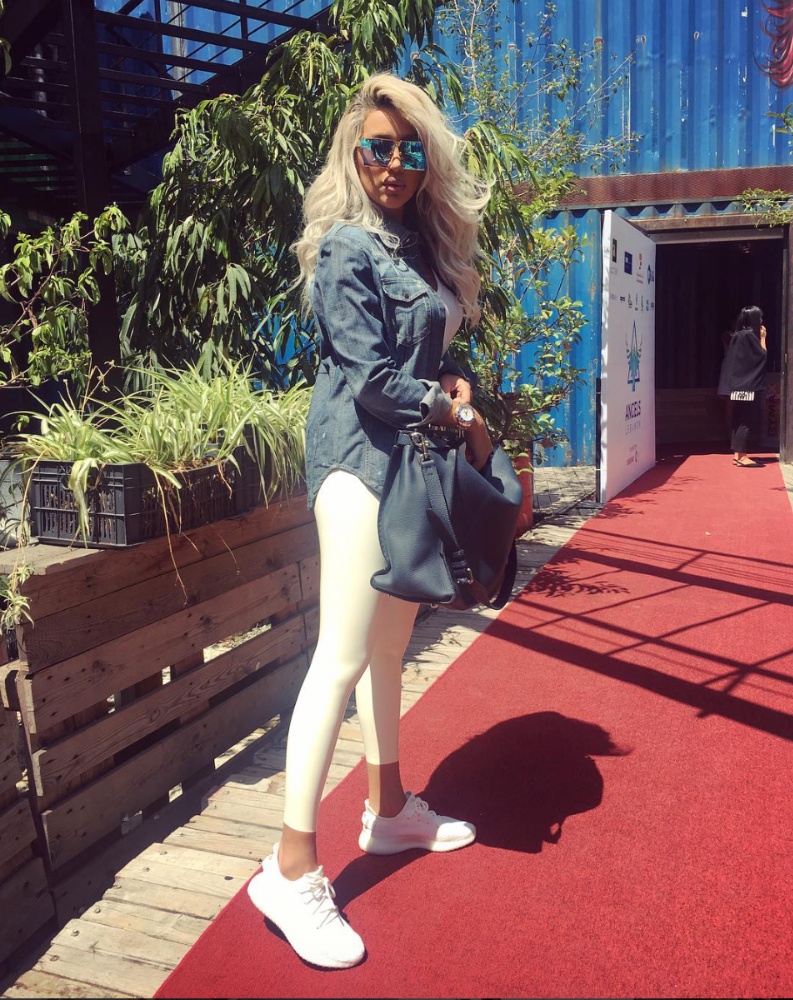 بالصور- مايا دياب تكشف لك النظارات الشمسية التي عليك شراءها هذا الصيف!