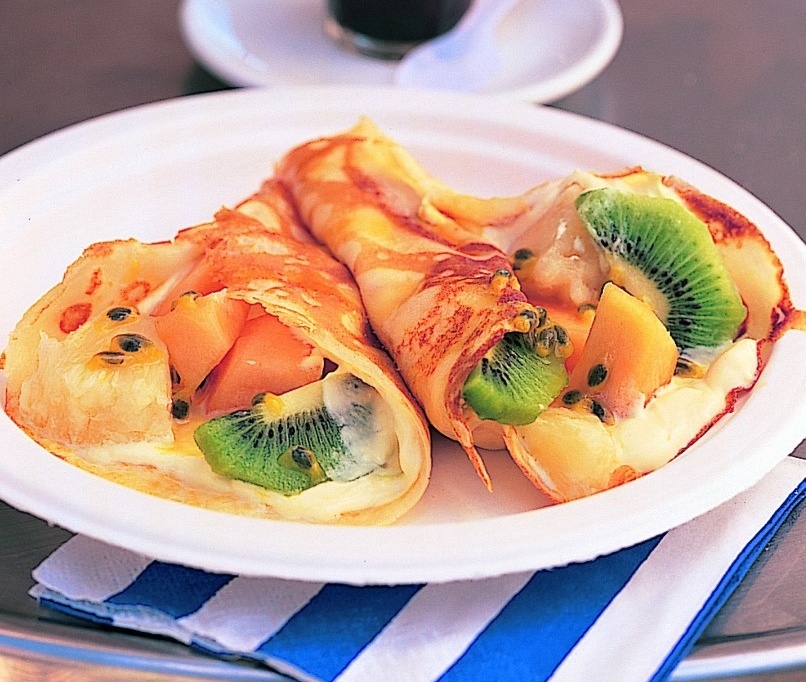 كريب بالكيوي والفاكهة الاستوائية