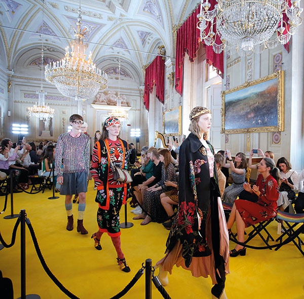 Gucci Cruise Resort 2018 عرين العصور القديمة
The Den of Antiquity
