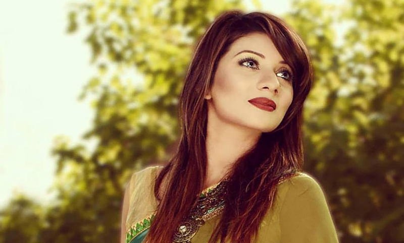 عارضة أزياء عالمية تنتحر خلال بث مباشر مع زوجها!!