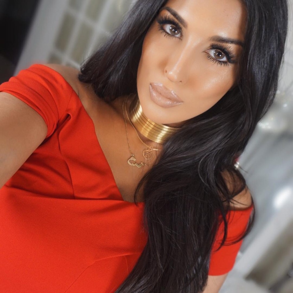 حيلة غريبة جداً بالفيديو- لن تتخيلوا ما تستخدمه فرح دوكاي لتنعيم شعرها وبشرتها... كنتم تعتقدون أنه للأكل فقط