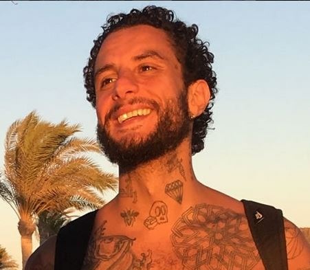 فيديو مجنون - أحمد الفيشاوي يرقص وصرخ ويقلد هذا النجم!