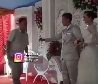 بالفيديو - شاهدوا أغرب زفاف في العالم.. ما فعله العريس لا يصدق!