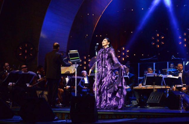 بالصور والفيديو - كواليس من حفل أحلام في لندن.. الجمهور قال إنها جوهرة!