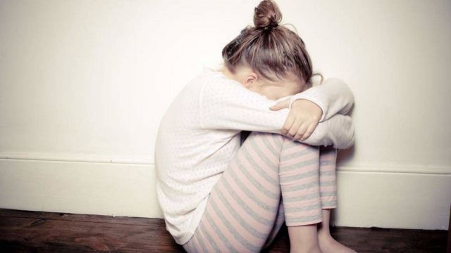 حادثة غير مسبوقة - اعتدى جنسياً على ابنته المراهقة وشقيقته المعوقة في وقت واحد... وهكذا برر فعلته