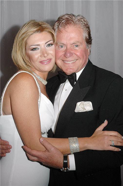 محامي حسين فهمي يحسم الجدل ويرد على لقاء سويدان!!