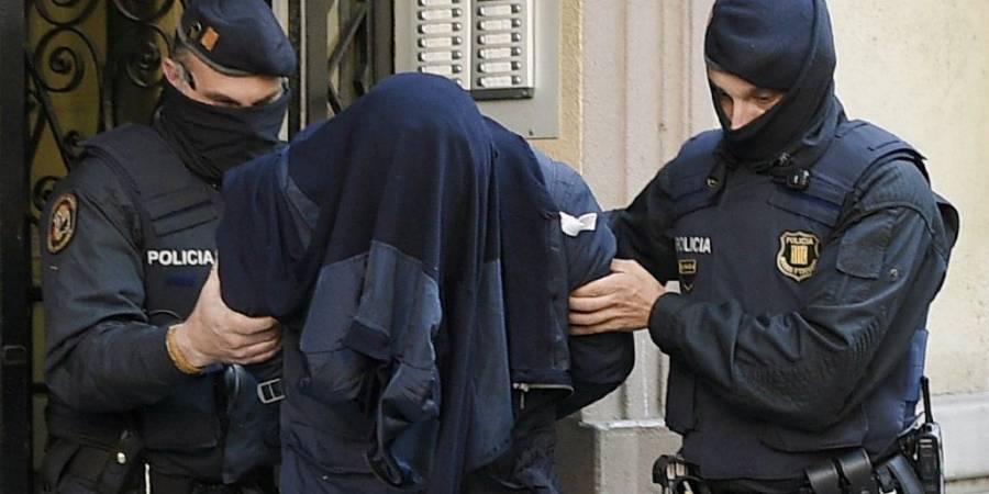 اصابة نجم شهير برصاص الشرطة الإسبانية!