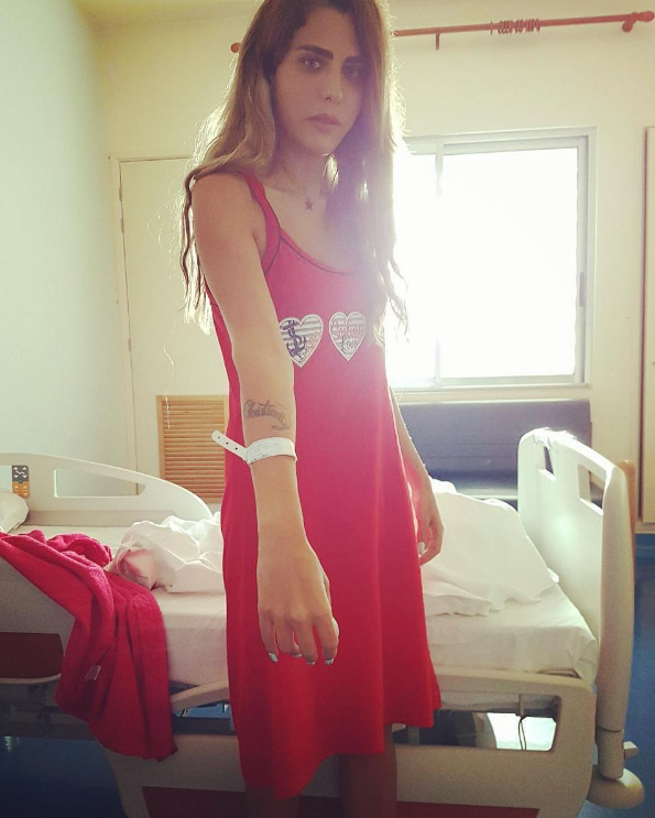 بالصور - لن تصدقوا من هذه النجمة اللبنانية في مرضها... وتثير قلق جمهورها!