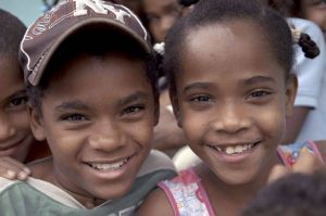 غريب جداً- يولدون فتيات ويتحولون في سن الـ12 إلى ذكور... ما يحدث في هذه القرية أذهل الأطباء